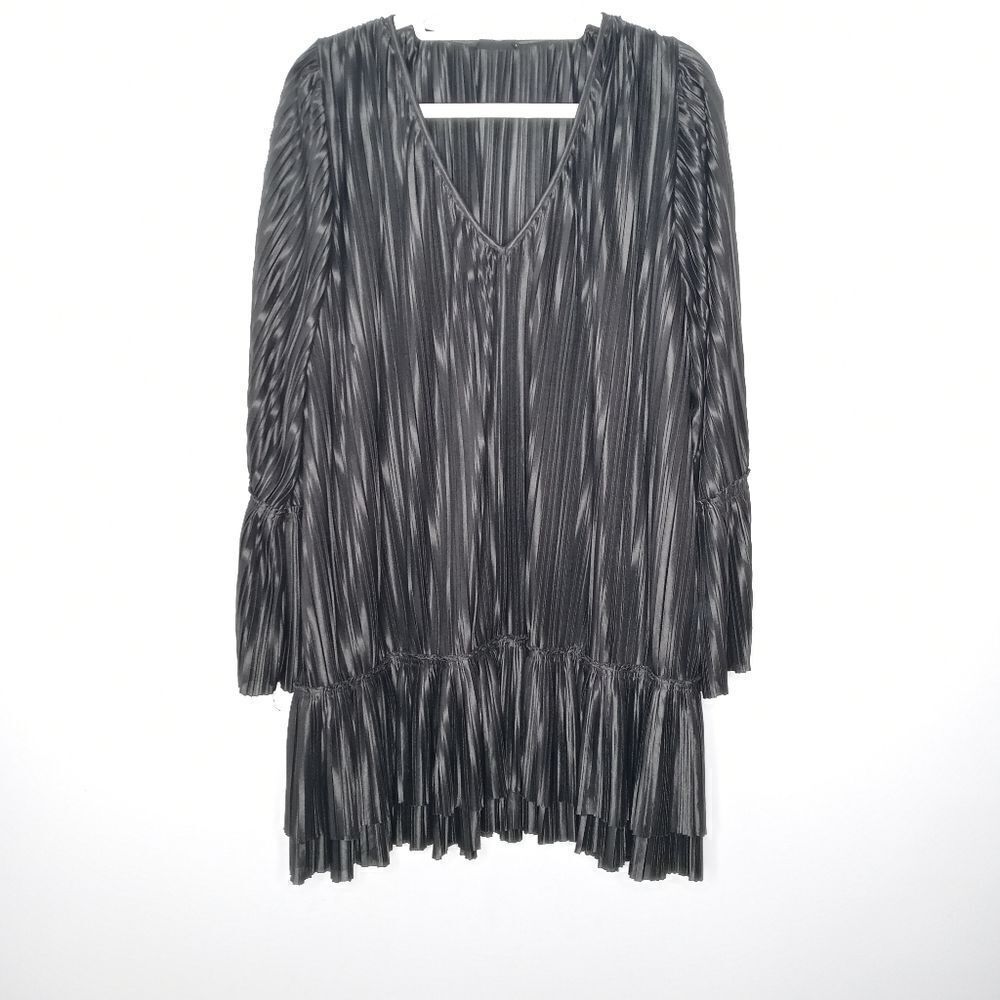 Storia black pleated dress size large